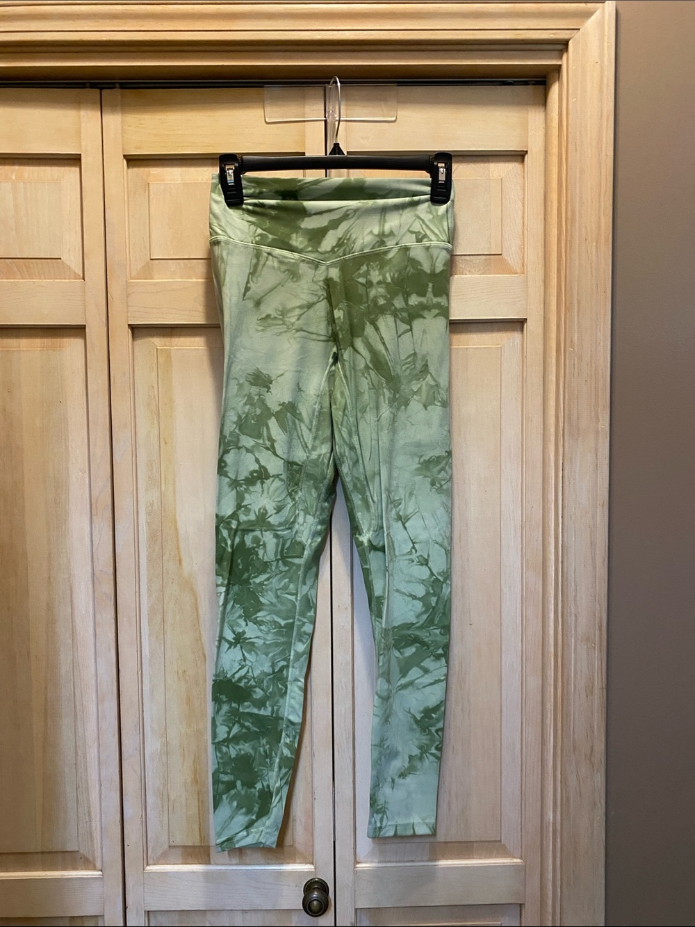 High-Waist Tie-Dye Leggings in Light Green